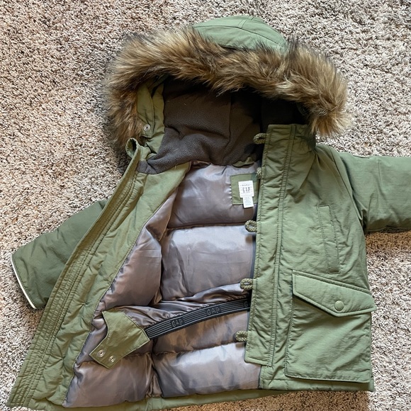 🏔 NWOT GAP JACKET 💚 - Picture 2 of 3